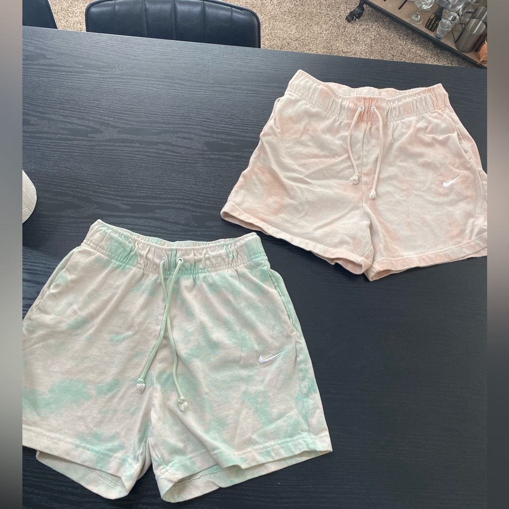 Women’s Nike small tie-die shorts bundle